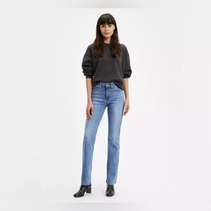 LEVI’S Women’s 314 Shaping Straight Women's Jeans 
NWT, Size: 30x32